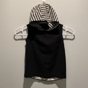 Peekaboo Beans muscle tee w/ hoodie. Size 3.